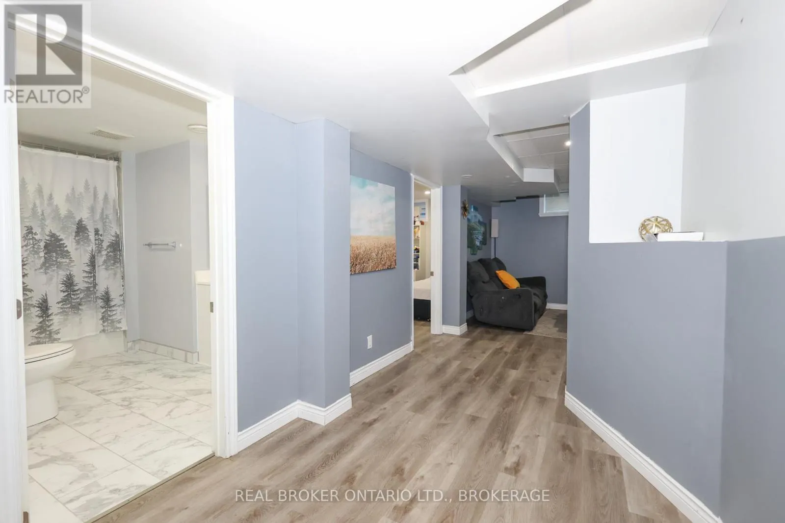 406 DOMINION STREET S