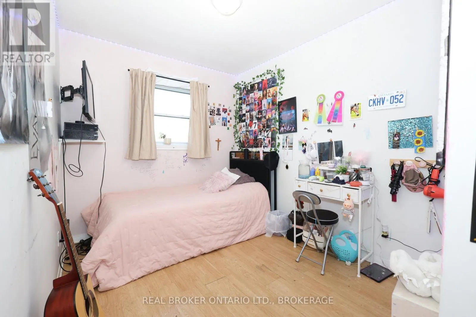 406 DOMINION STREET S