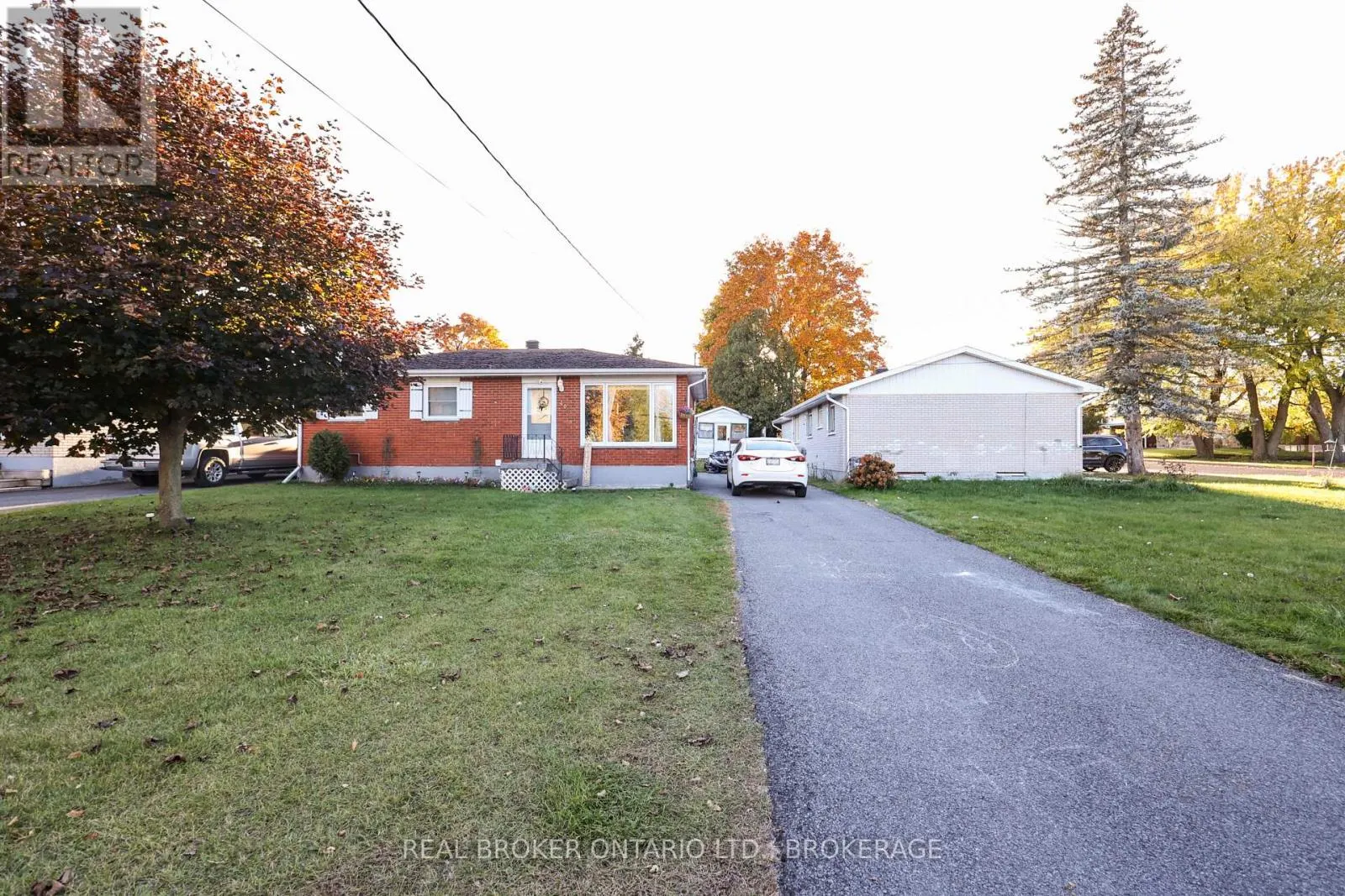 406 DOMINION STREET S