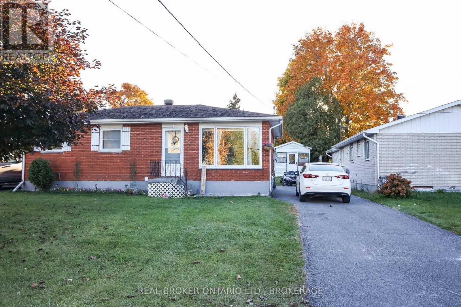 406 DOMINION STREET S