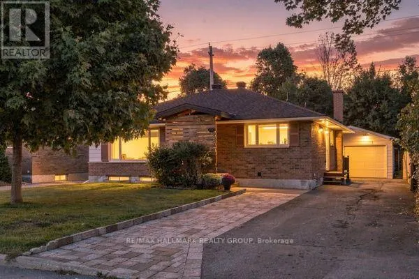 1321 RIDEOUT CRESCENT