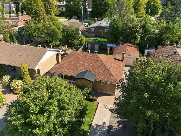 1321 RIDEOUT CRESCENT