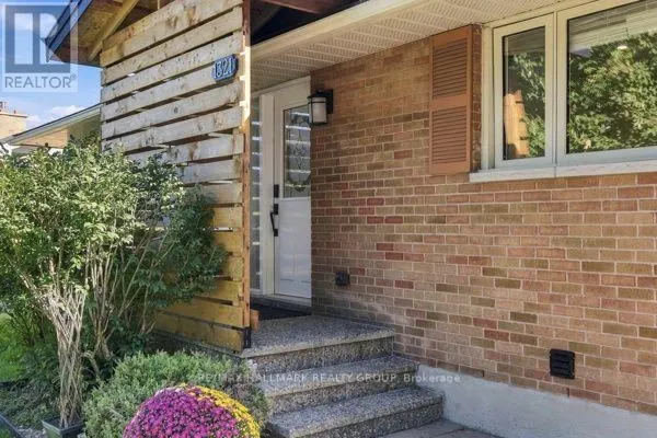 1321 RIDEOUT CRESCENT