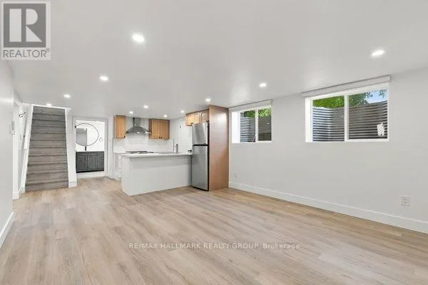 1321 RIDEOUT CRESCENT