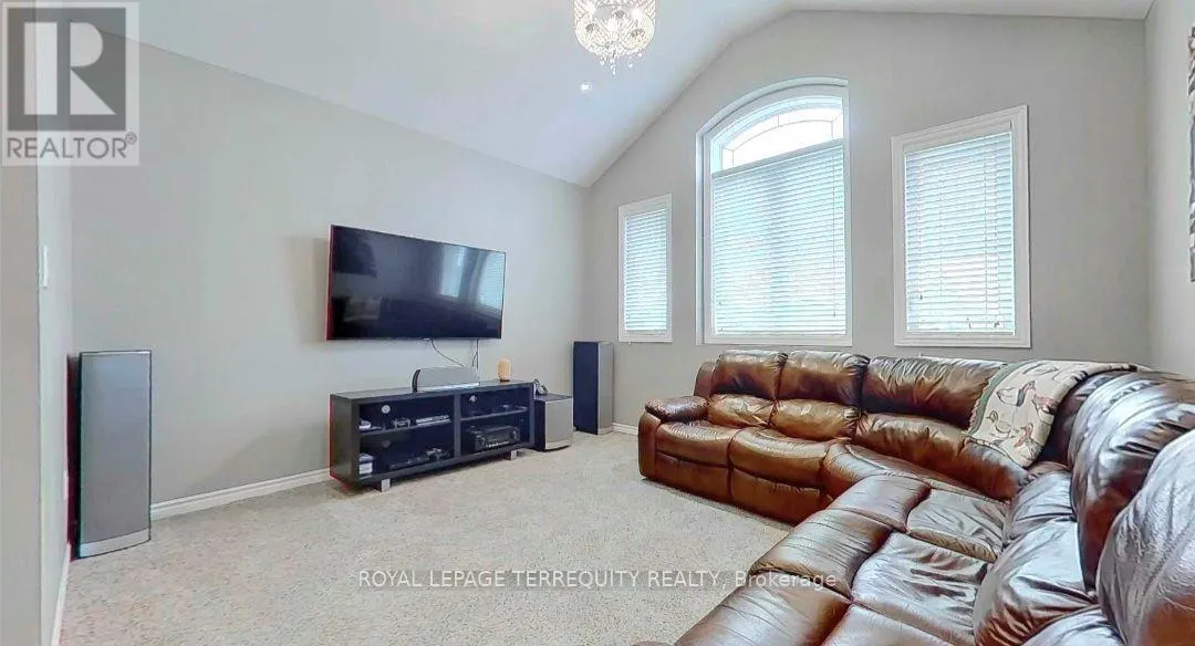 405 WESTCROFT DRIVE