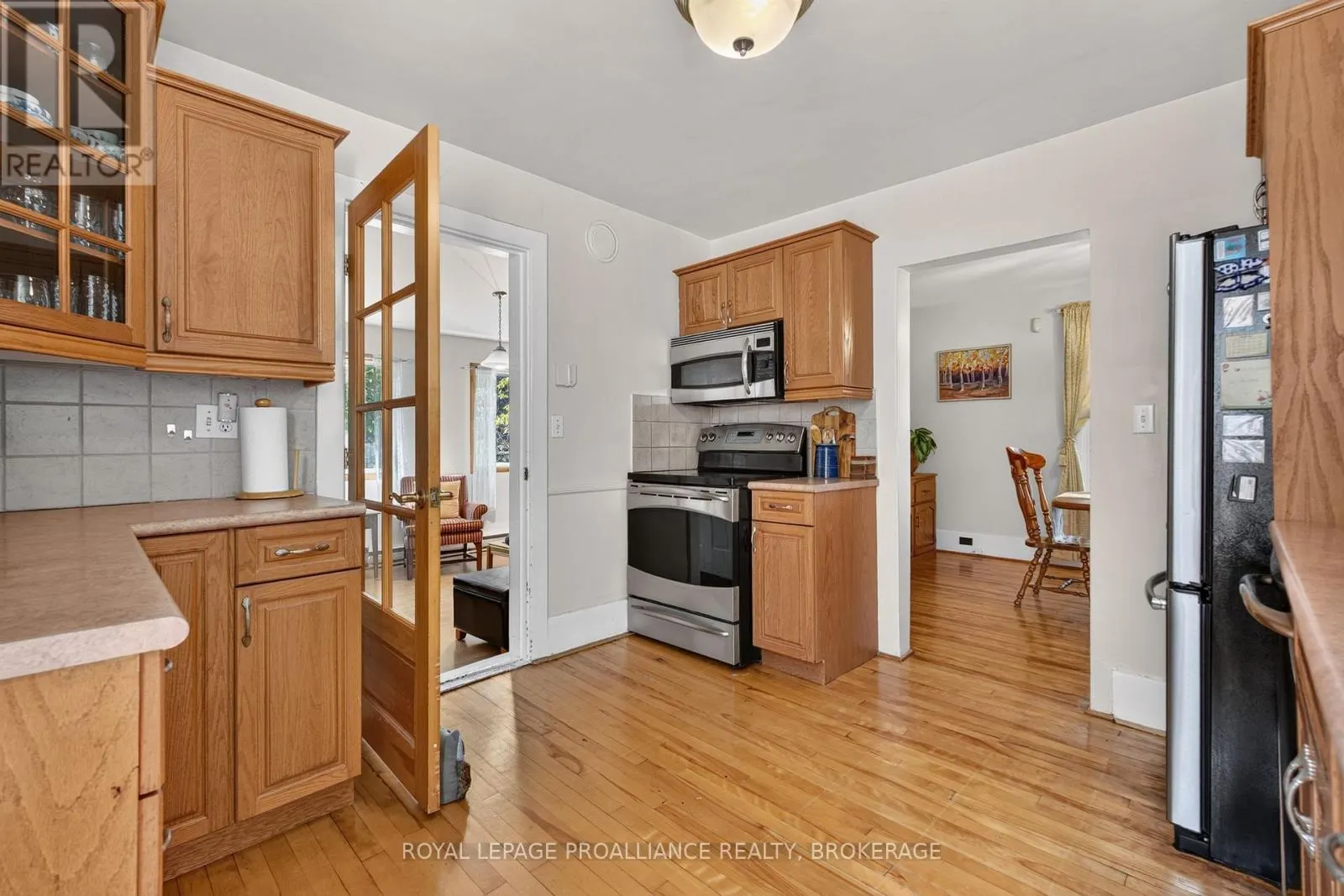 548 DIVISION STREET
