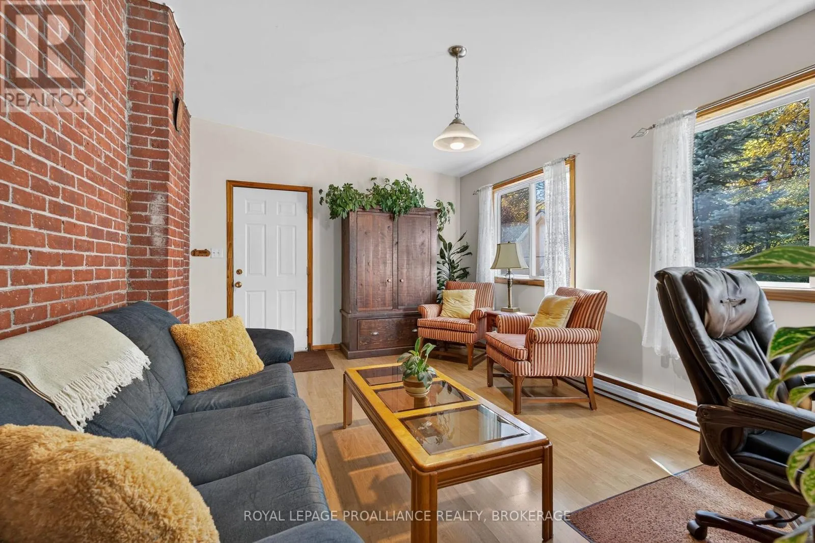 548 DIVISION STREET