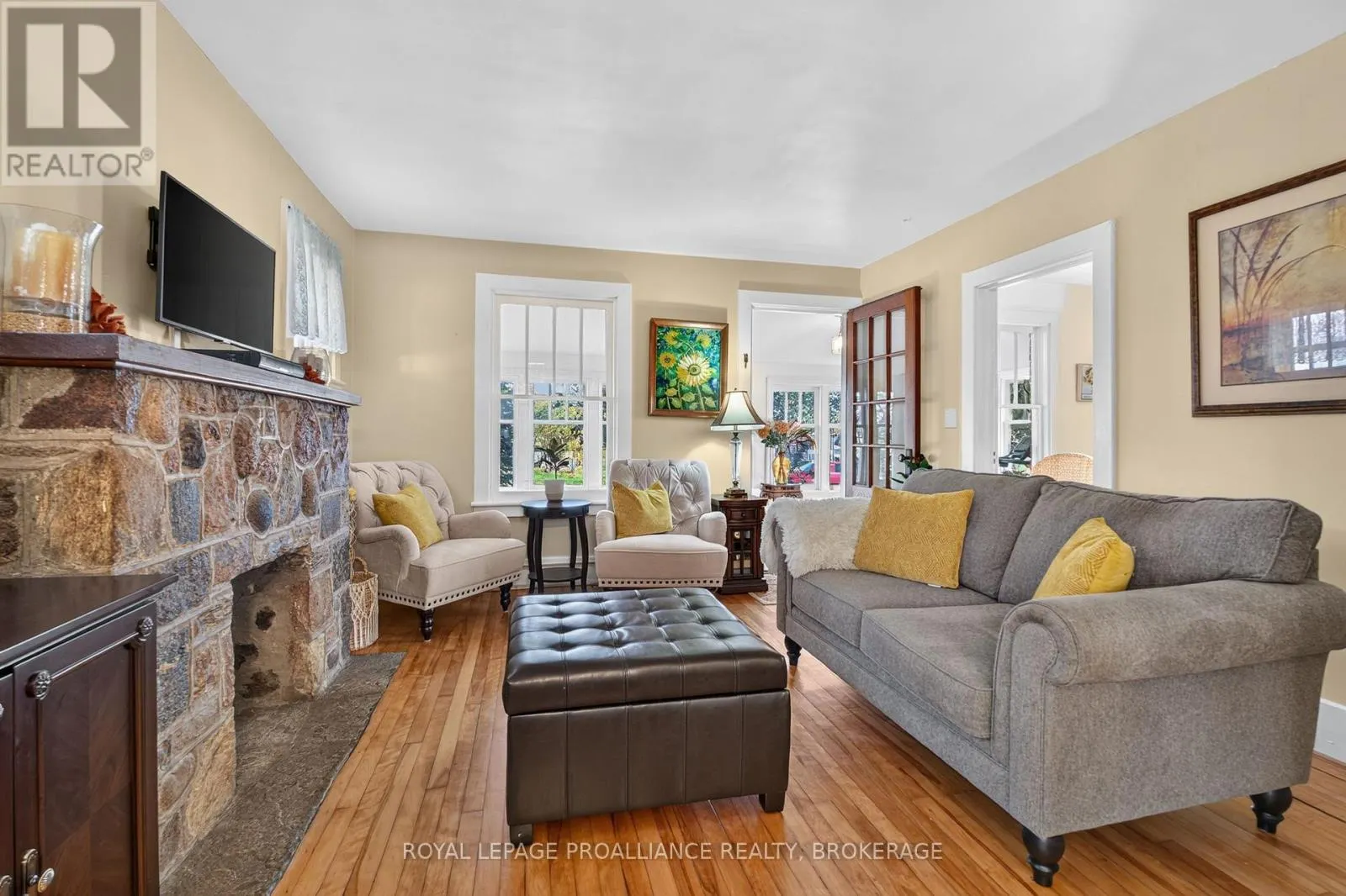 548 DIVISION STREET