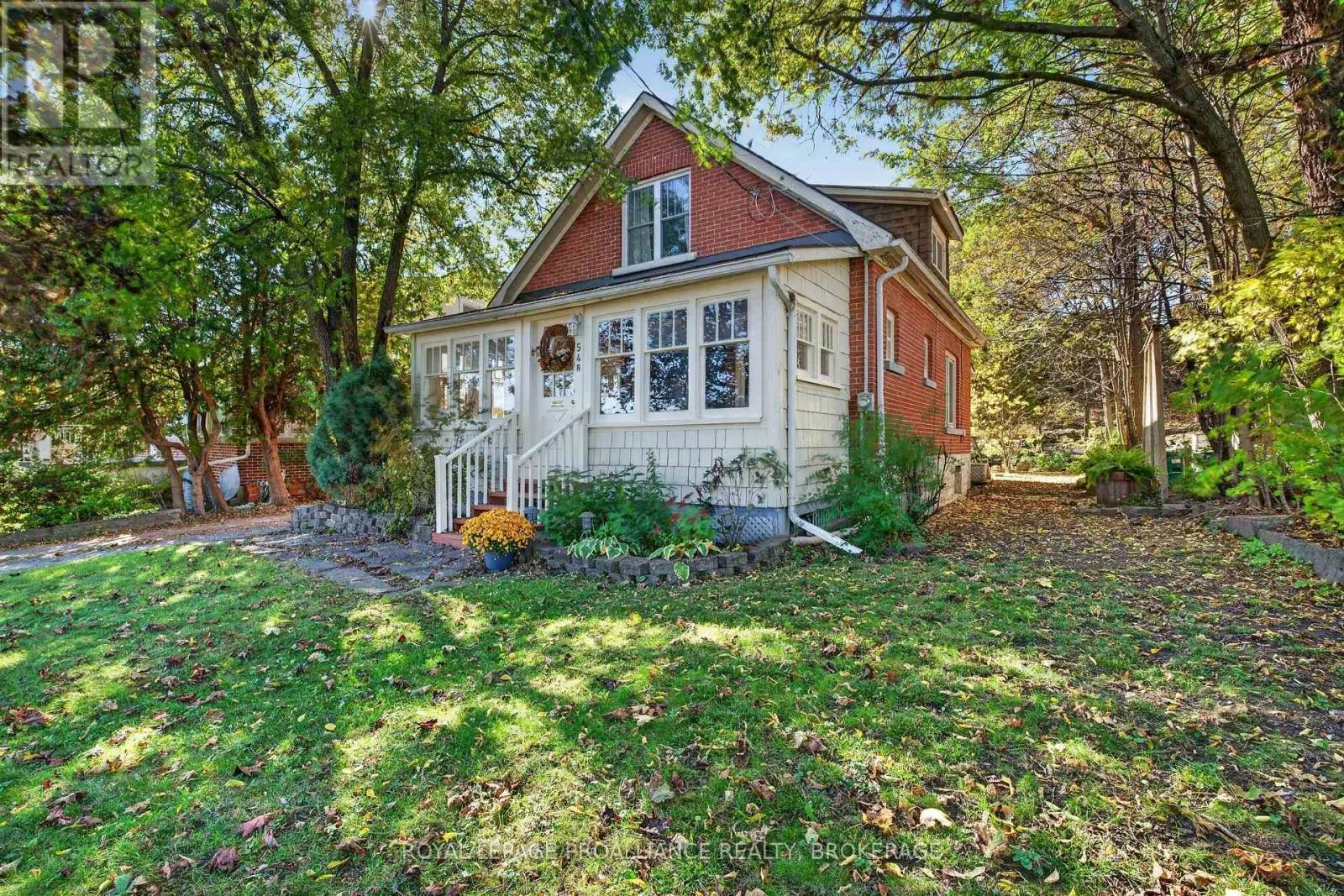 548 DIVISION STREET