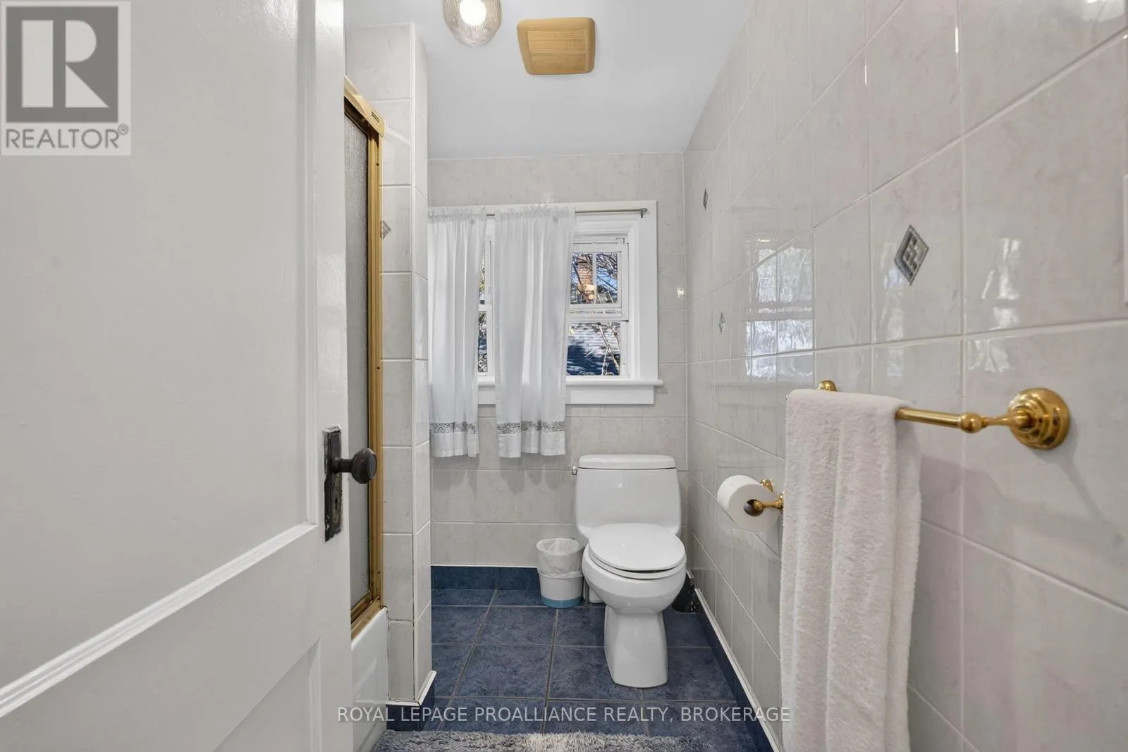 548 DIVISION STREET