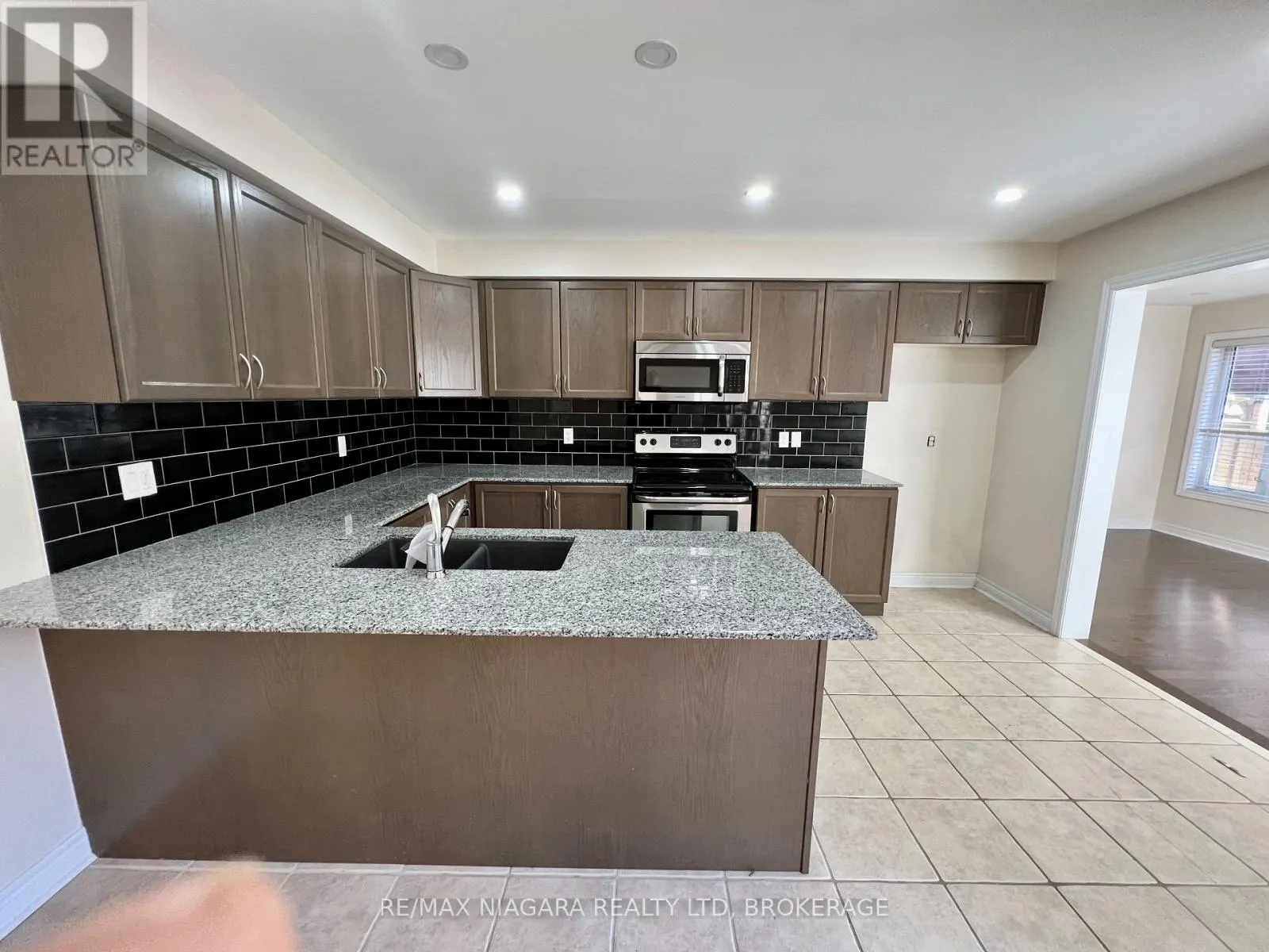11 KEITH CRESCENT
