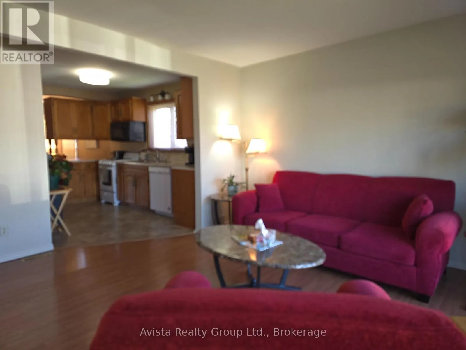 426 CHRISTINA STREET E