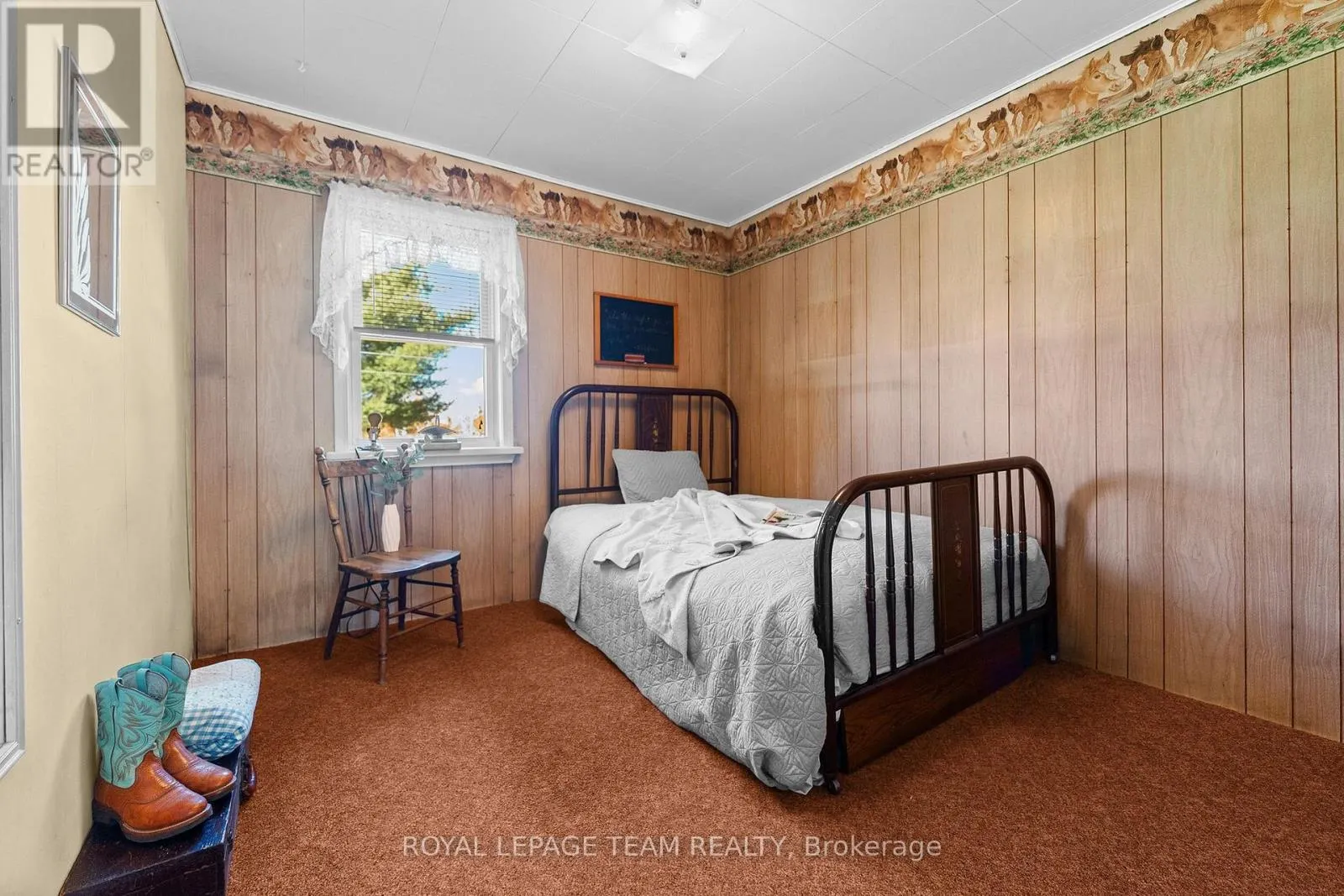 16 ROYAL PINES ROAD