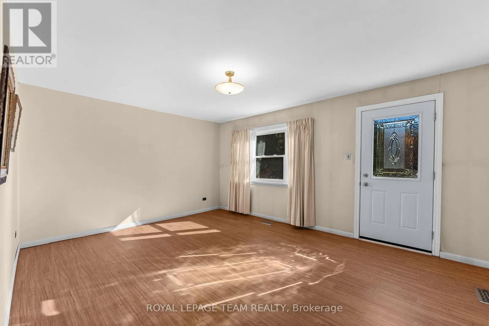 16 ROYAL PINES ROAD