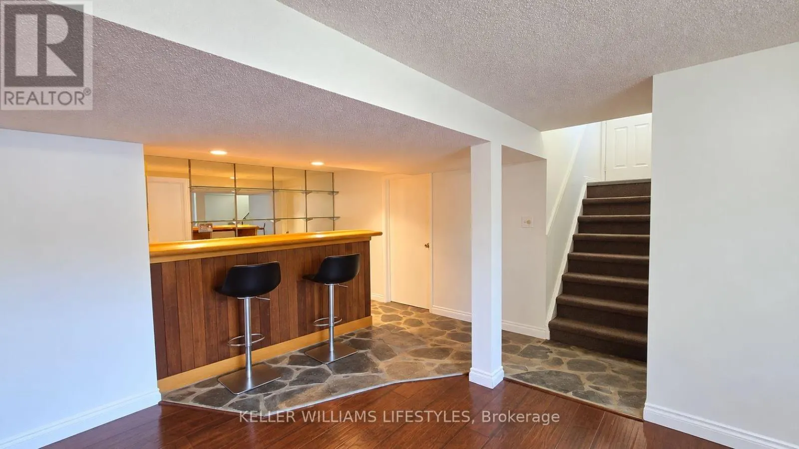 222 STARLIGHT AVENUE