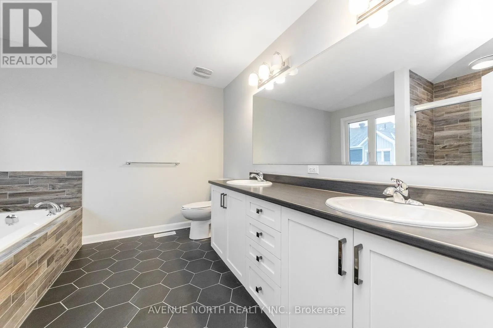 246 AQUARIUM AVENUE