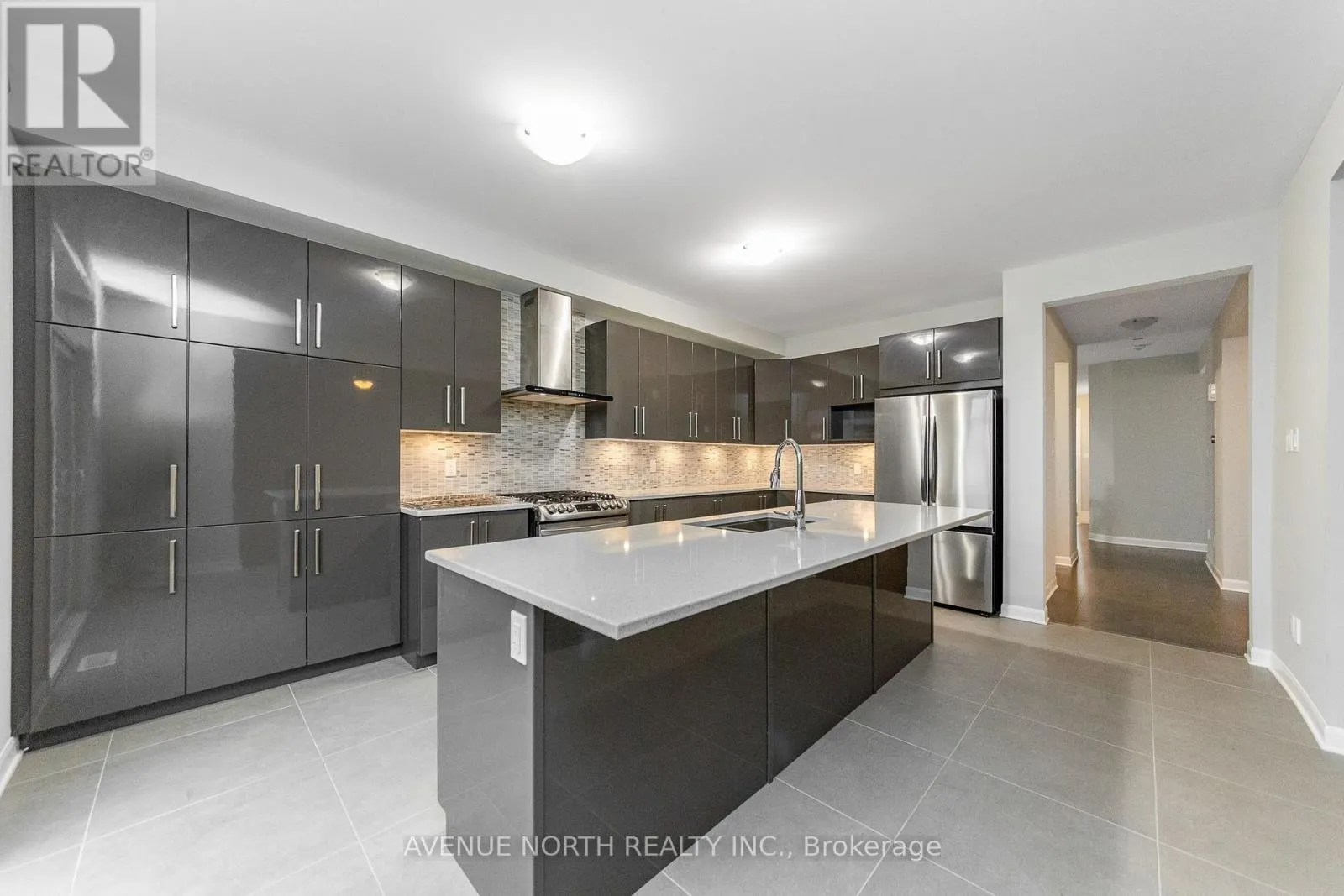 246 AQUARIUM AVENUE