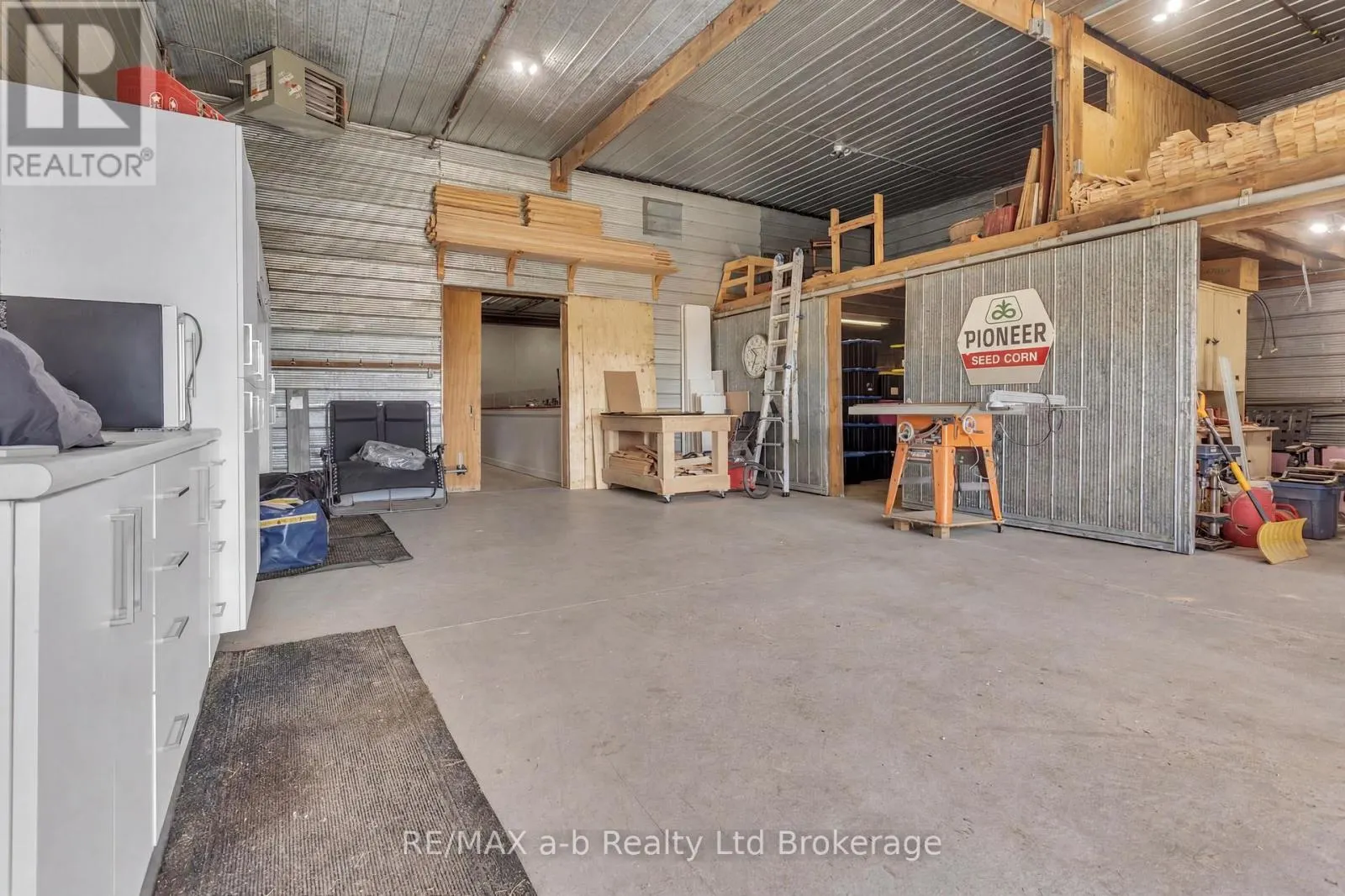 1813 NORFOLK COUNTY 19 ROAD W