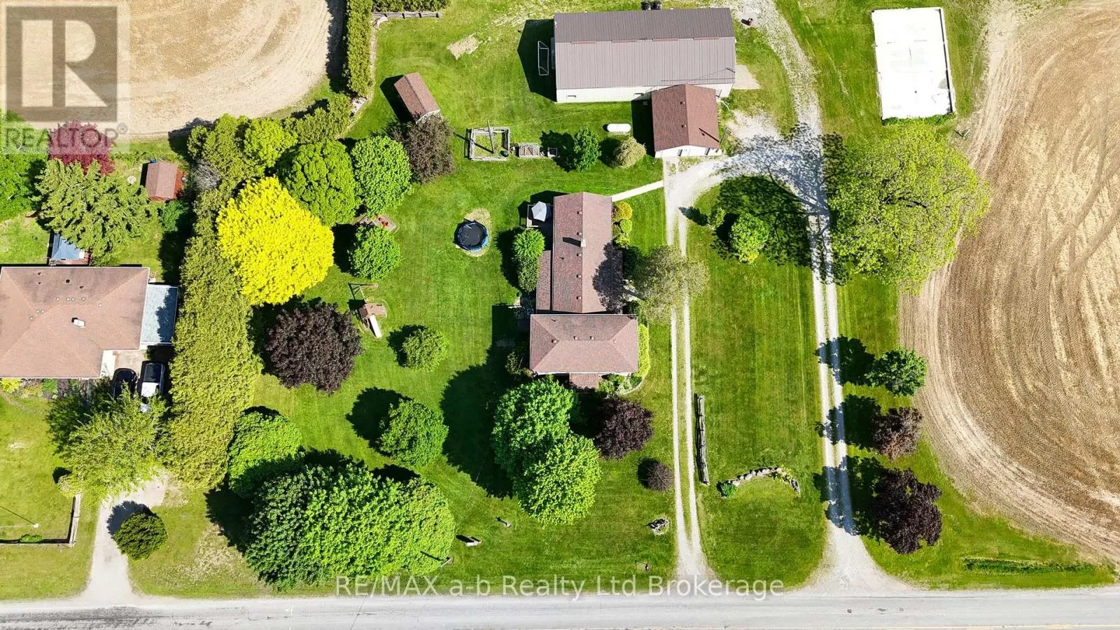 1813 NORFOLK COUNTY 19 ROAD W