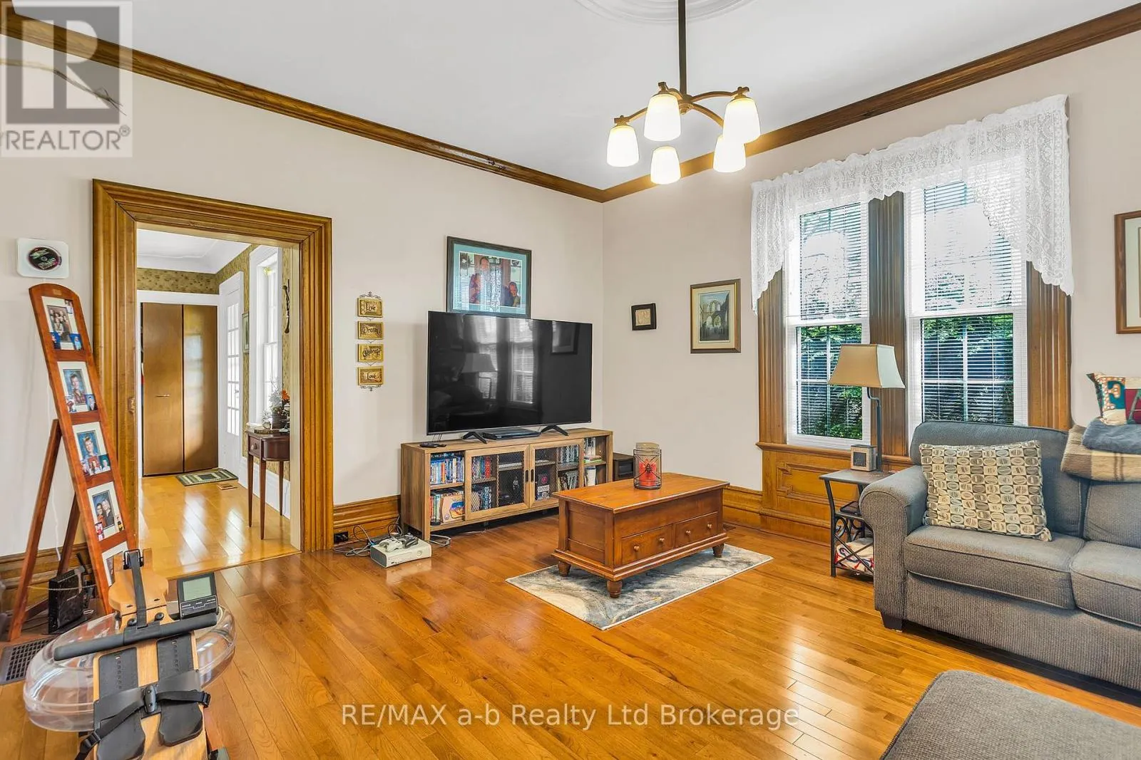 1813 NORFOLK COUNTY 19 ROAD W