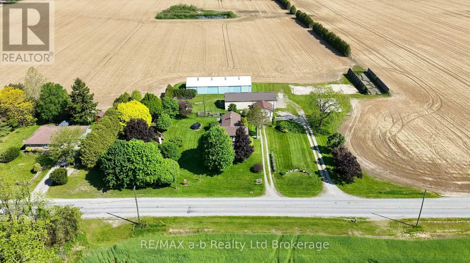 1813 NORFOLK COUNTY 19 ROAD W