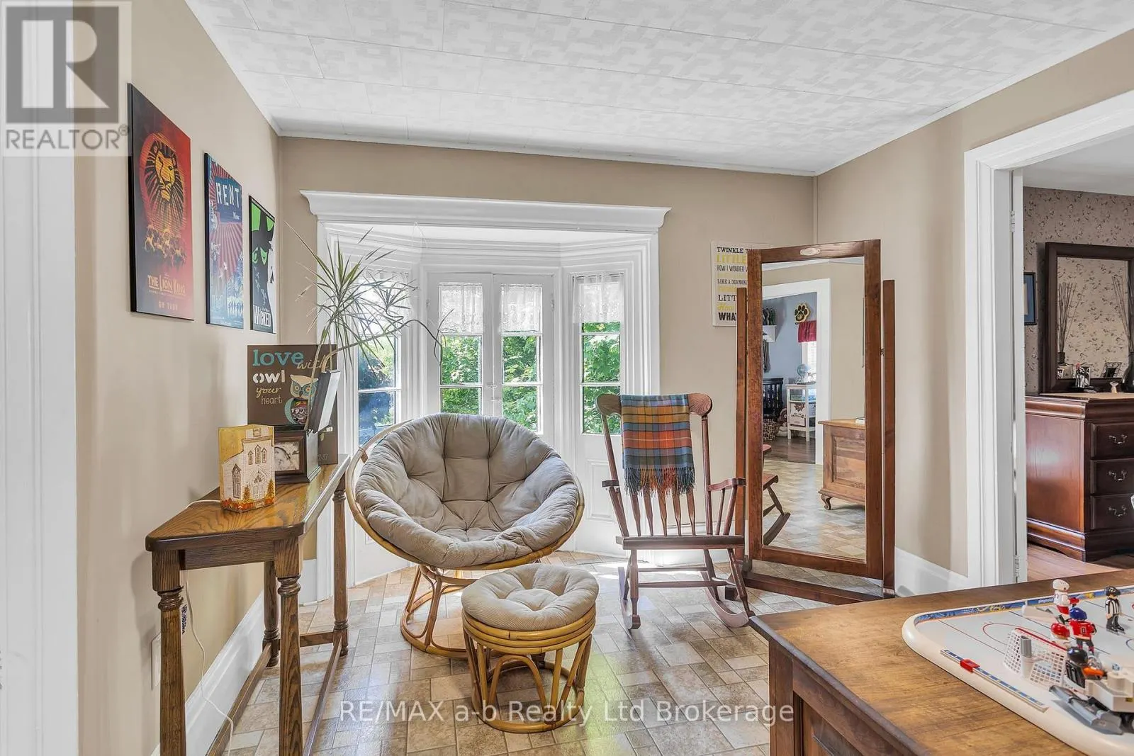 1813 NORFOLK COUNTY 19 ROAD W