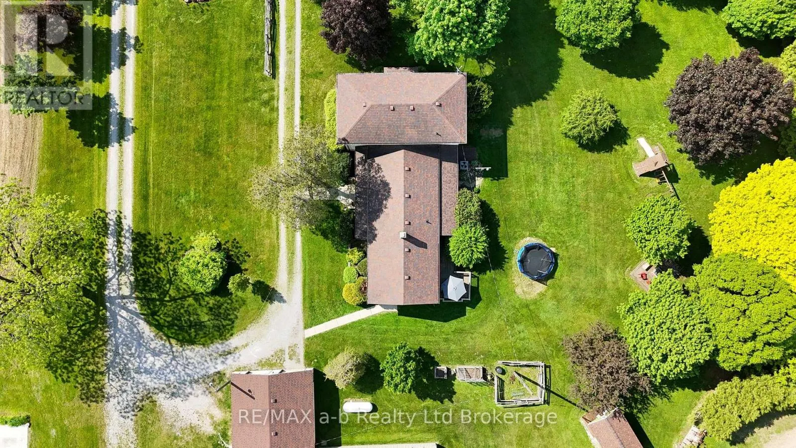 1813 NORFOLK COUNTY 19 ROAD W