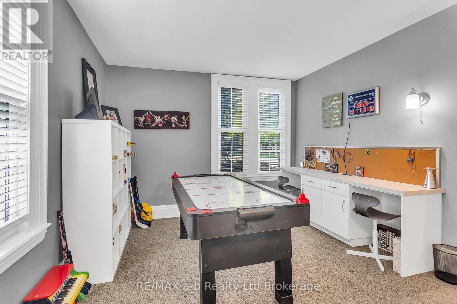 1813 NORFOLK COUNTY 19 ROAD W