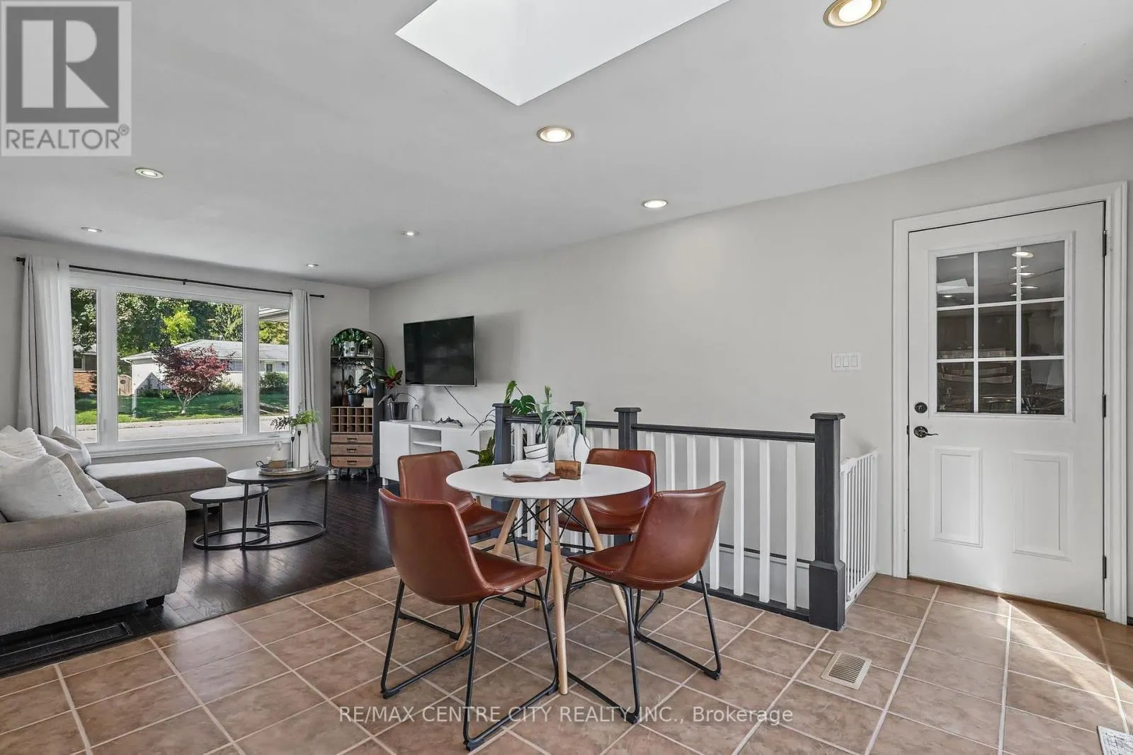 68 LOIS AVENUE