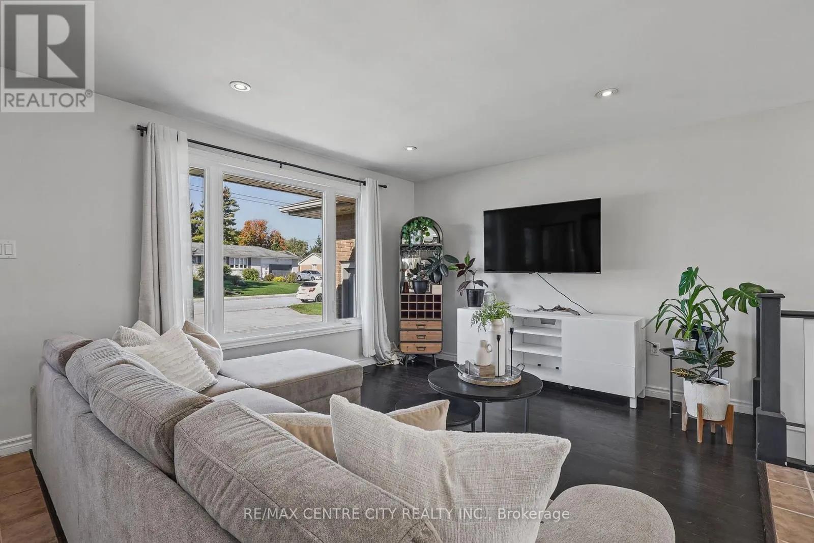68 LOIS AVENUE