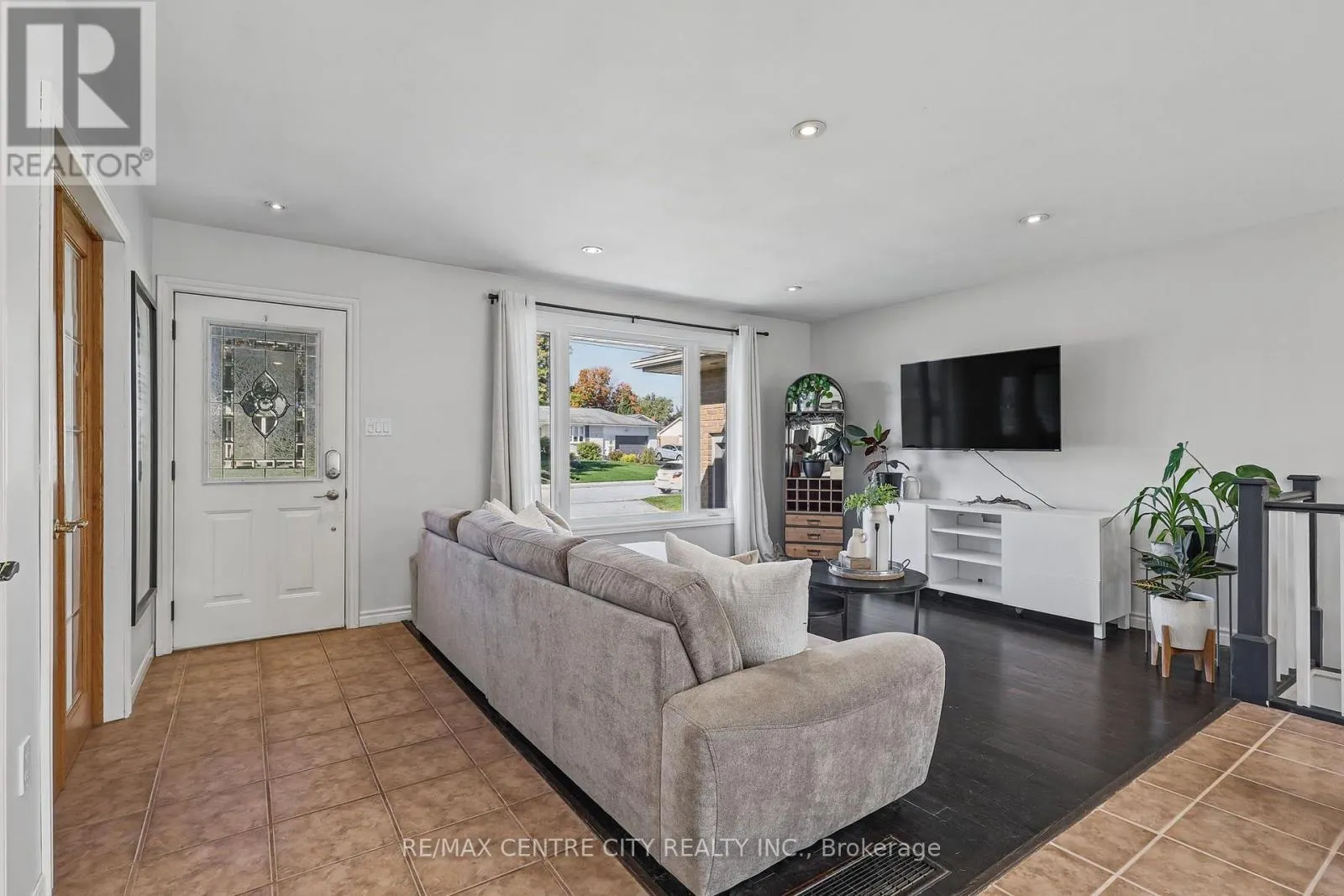 68 LOIS AVENUE