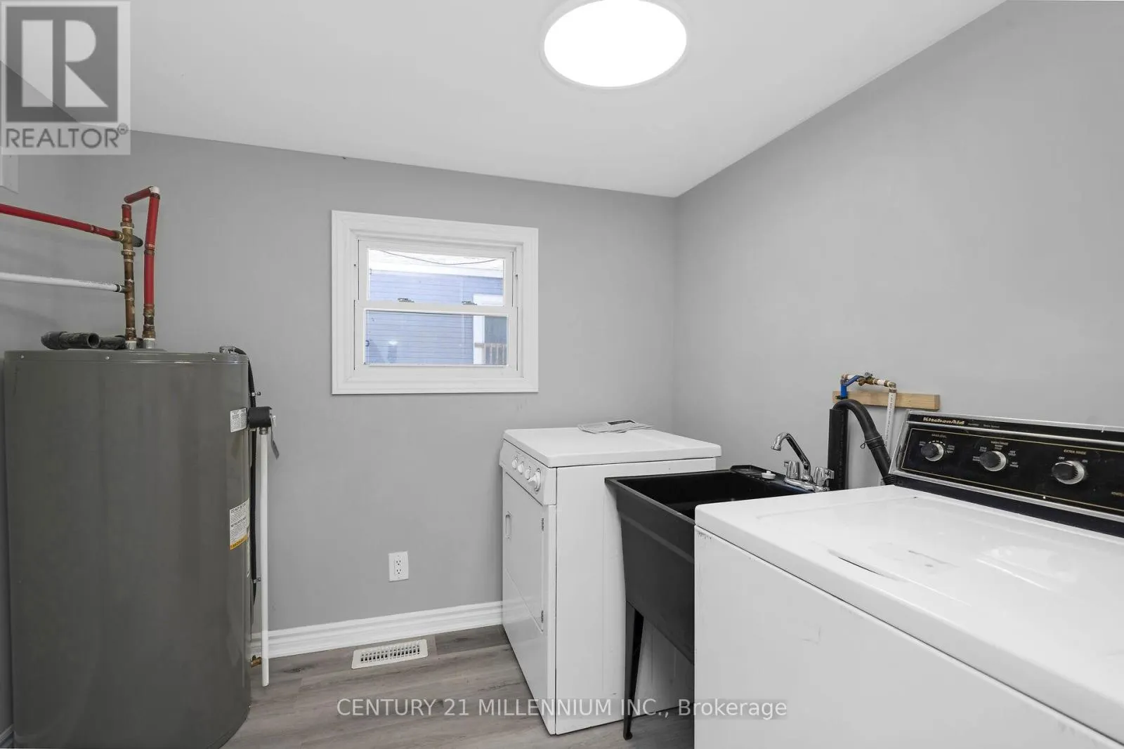 17 CEDAR LANE