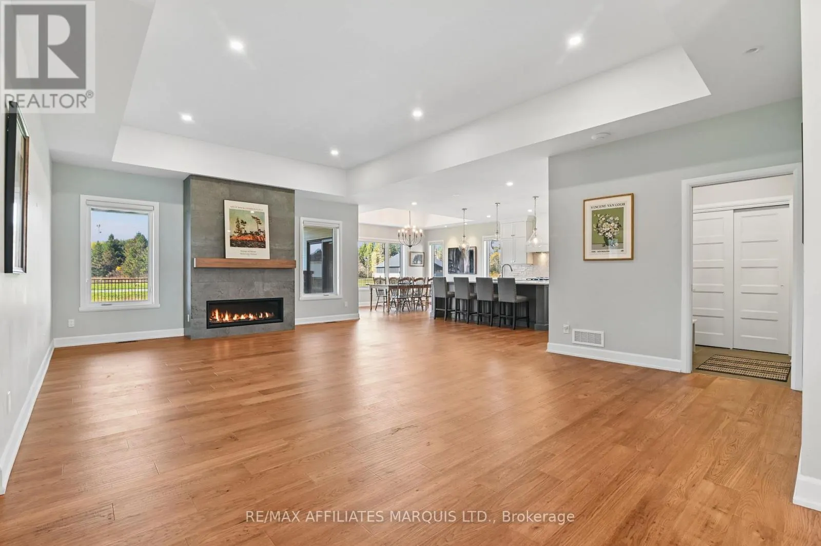 18163 ST LAURENT BOULEVARD