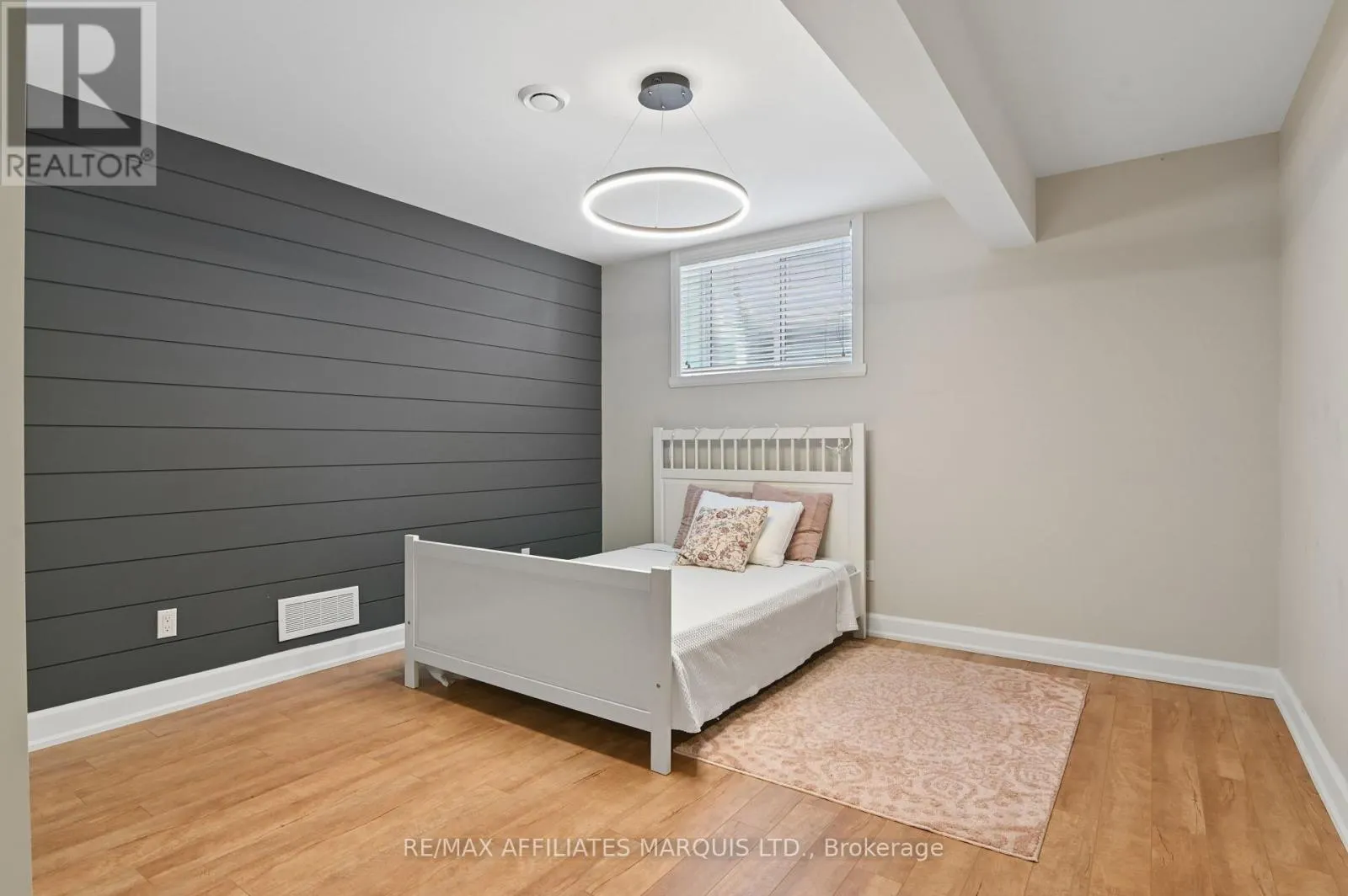 18163 ST LAURENT BOULEVARD
