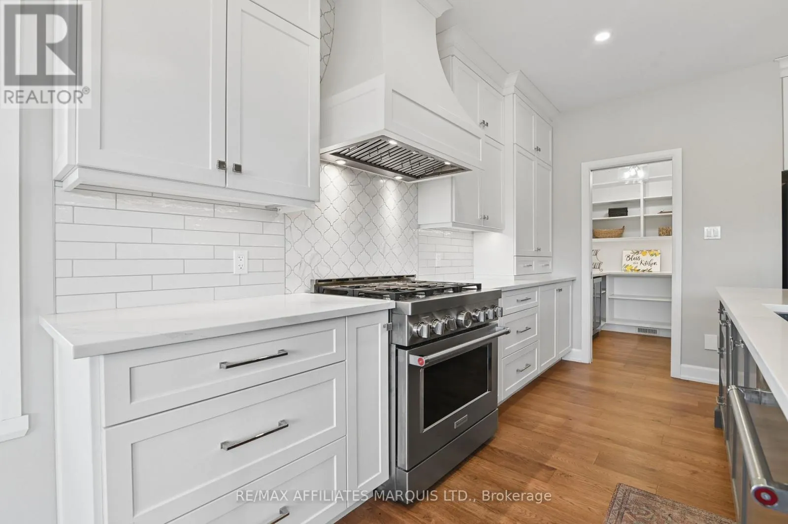18163 ST LAURENT BOULEVARD