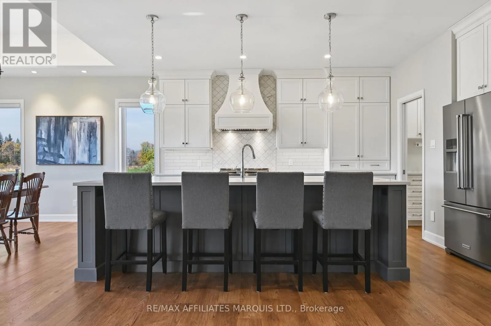 18163 ST LAURENT BOULEVARD