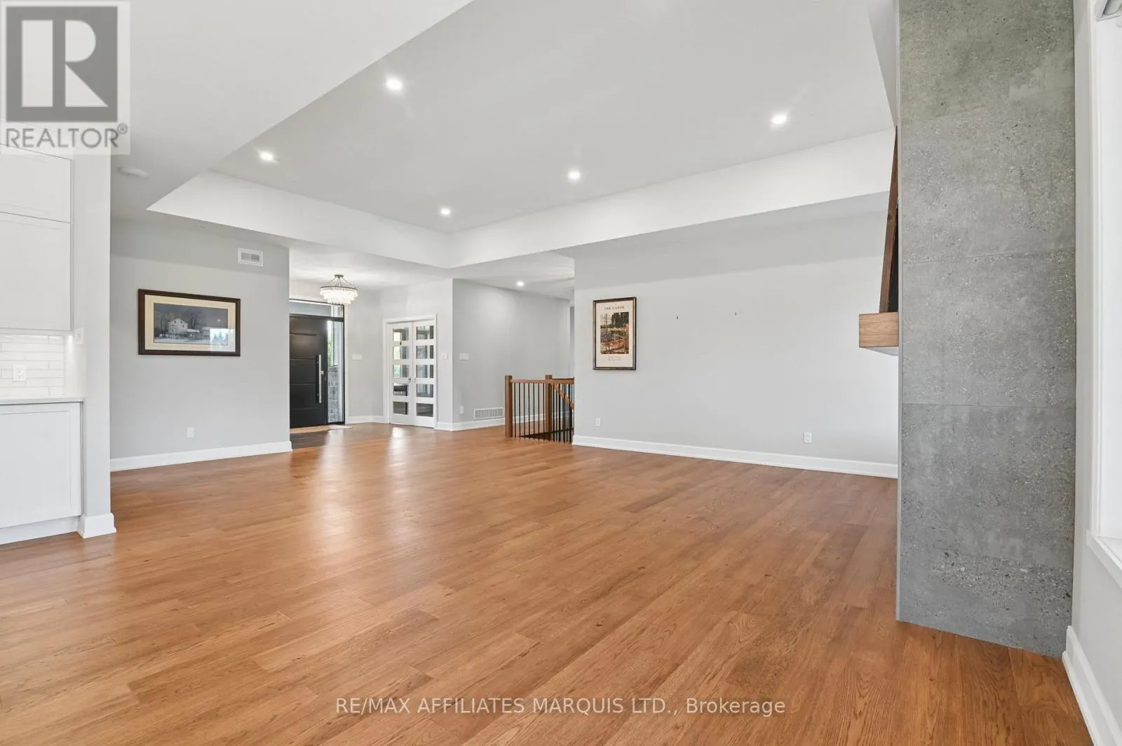18163 ST LAURENT BOULEVARD