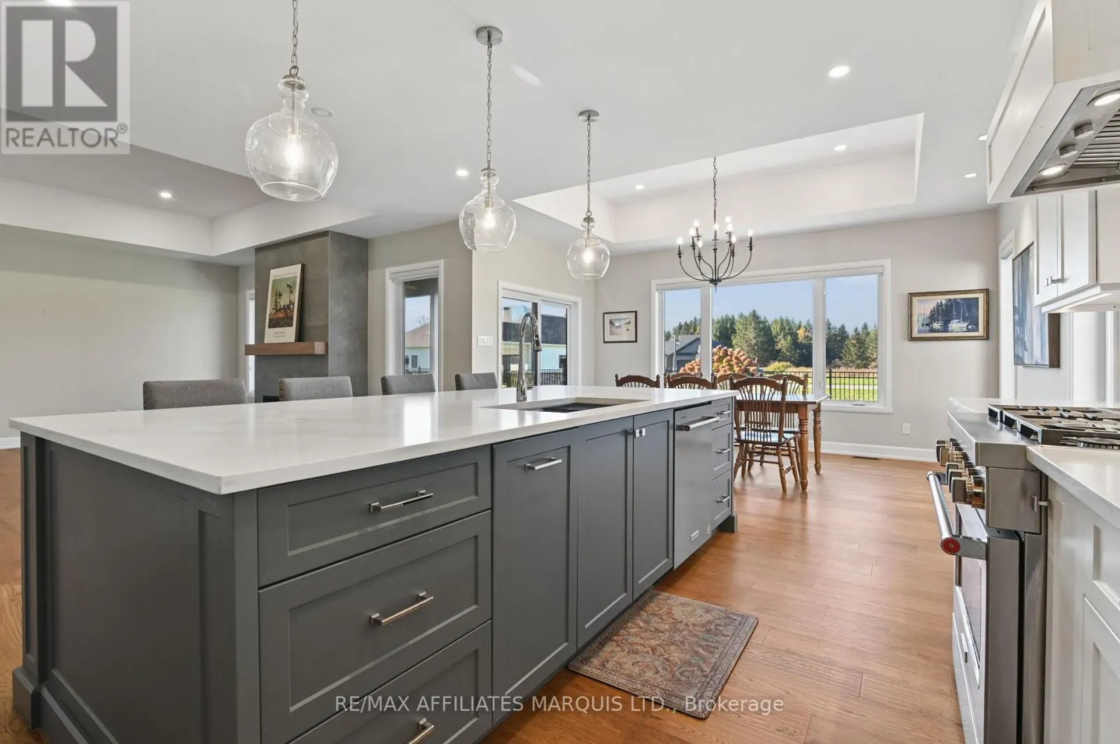 18163 ST LAURENT BOULEVARD