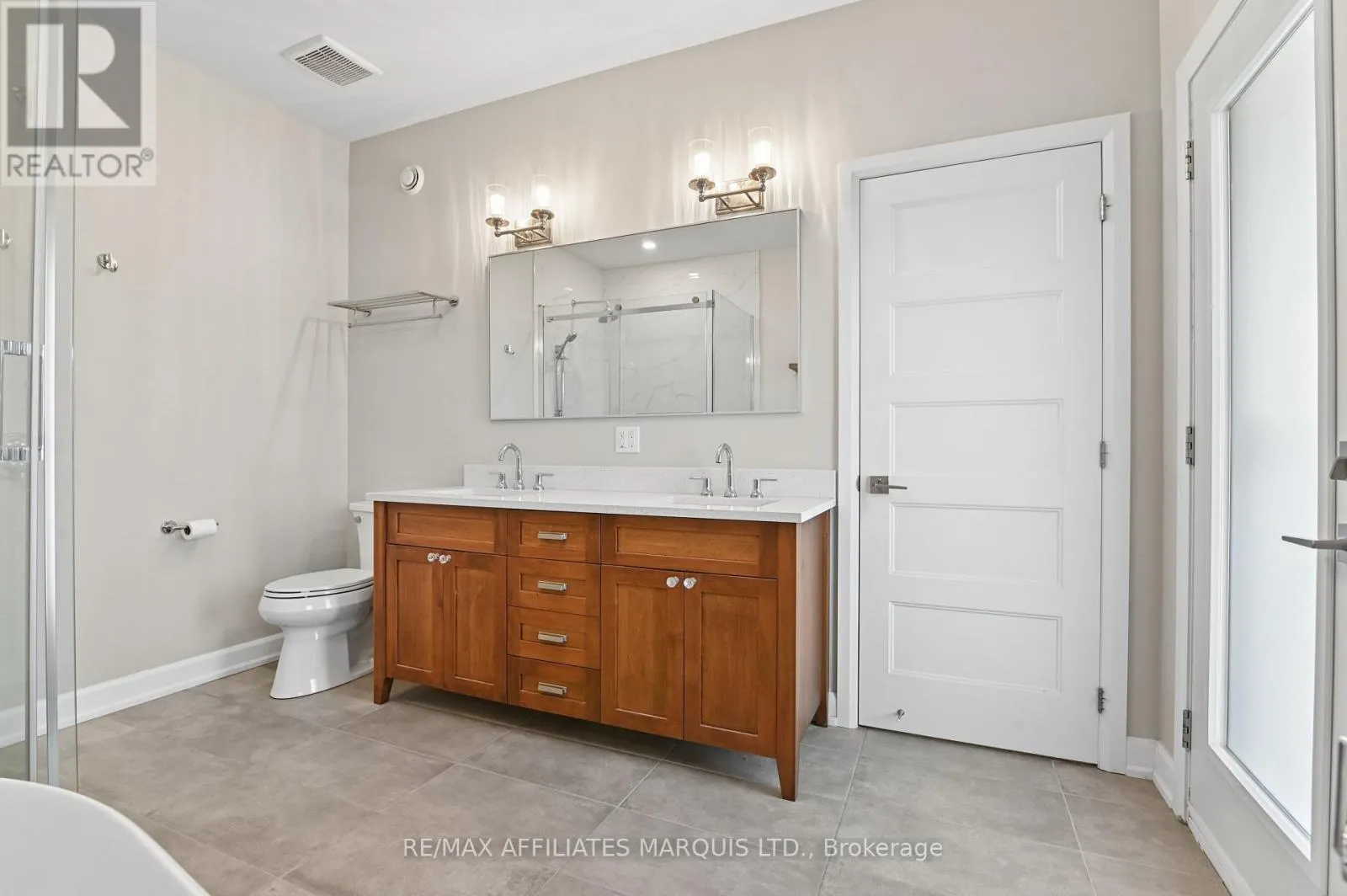 18163 ST LAURENT BOULEVARD