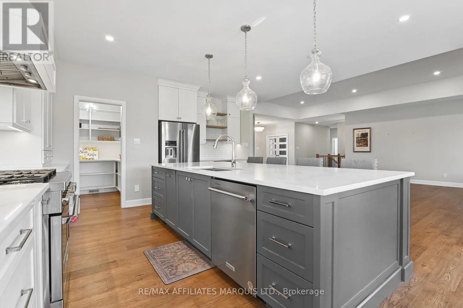 18163 ST LAURENT BOULEVARD