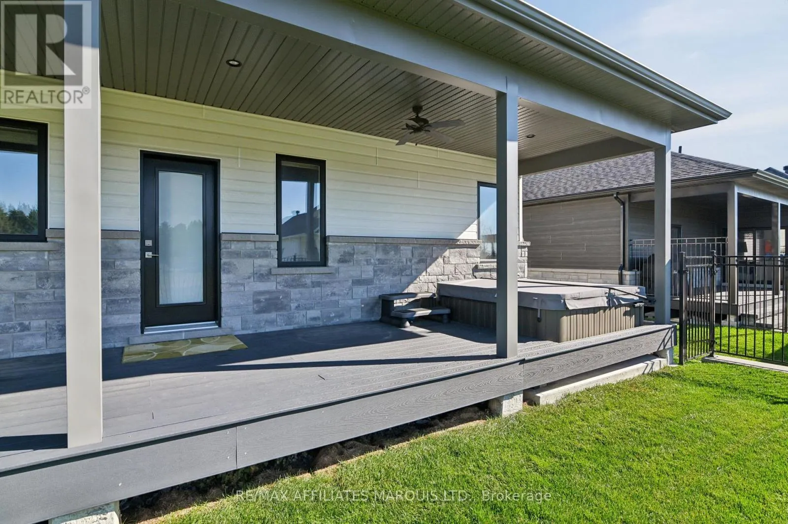 18163 ST LAURENT BOULEVARD