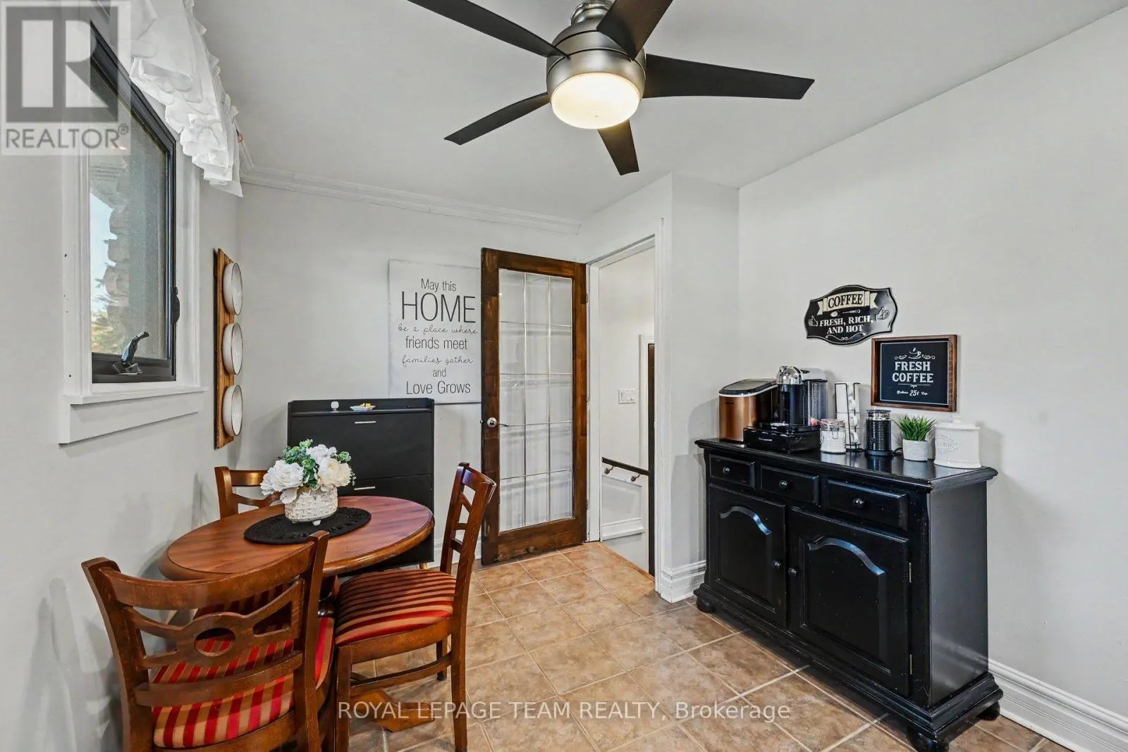 565 DUFFERIN STREET W