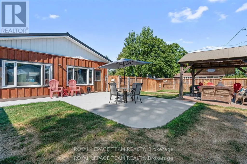 565 DUFFERIN STREET W