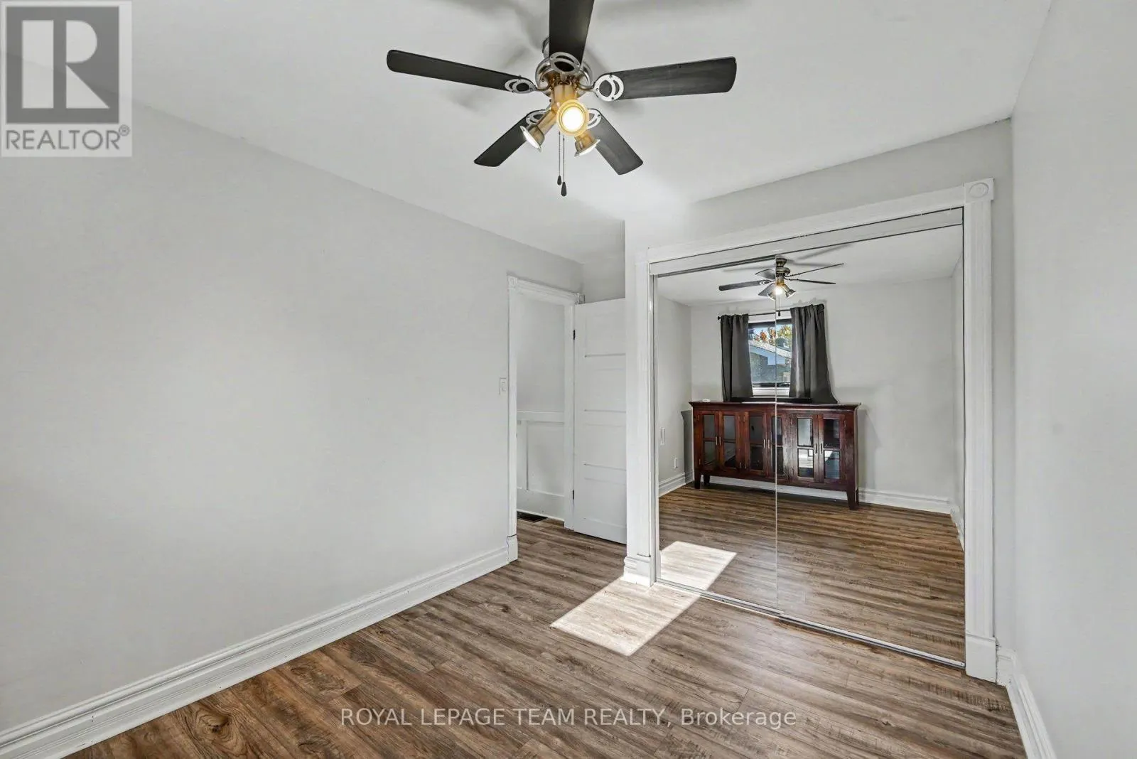 565 DUFFERIN STREET W