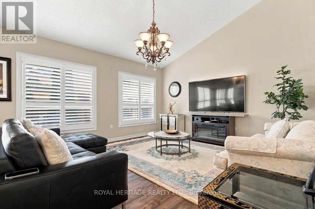 37 GRAINGER CRESCENT