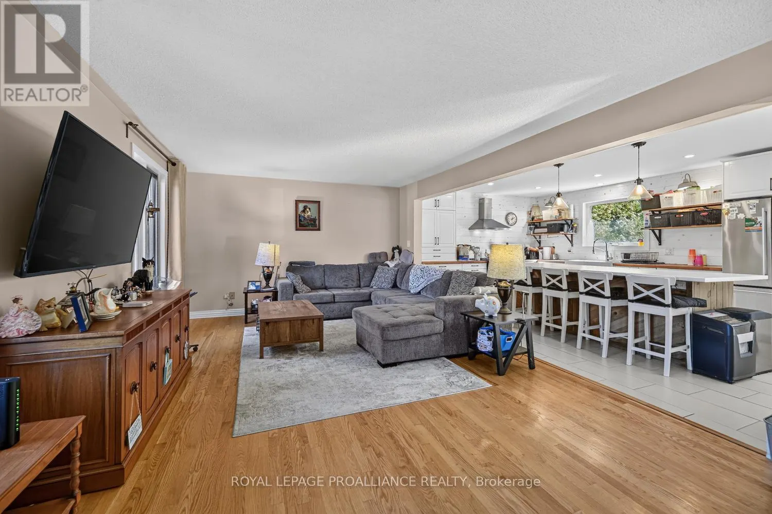 15 WILLOW DRIVE
