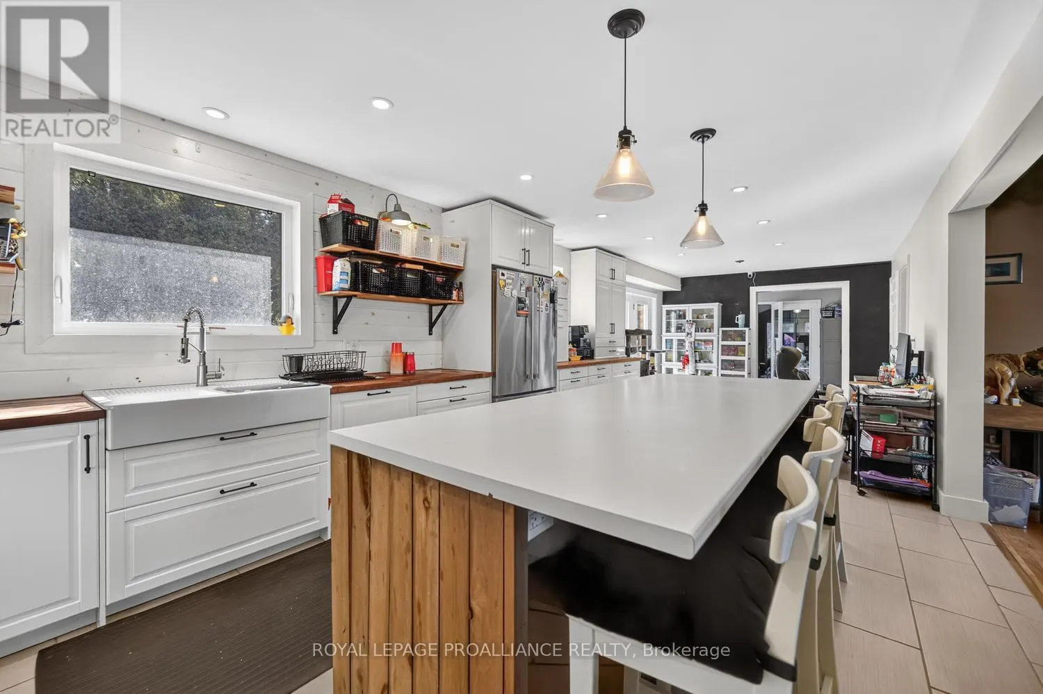 15 WILLOW DRIVE