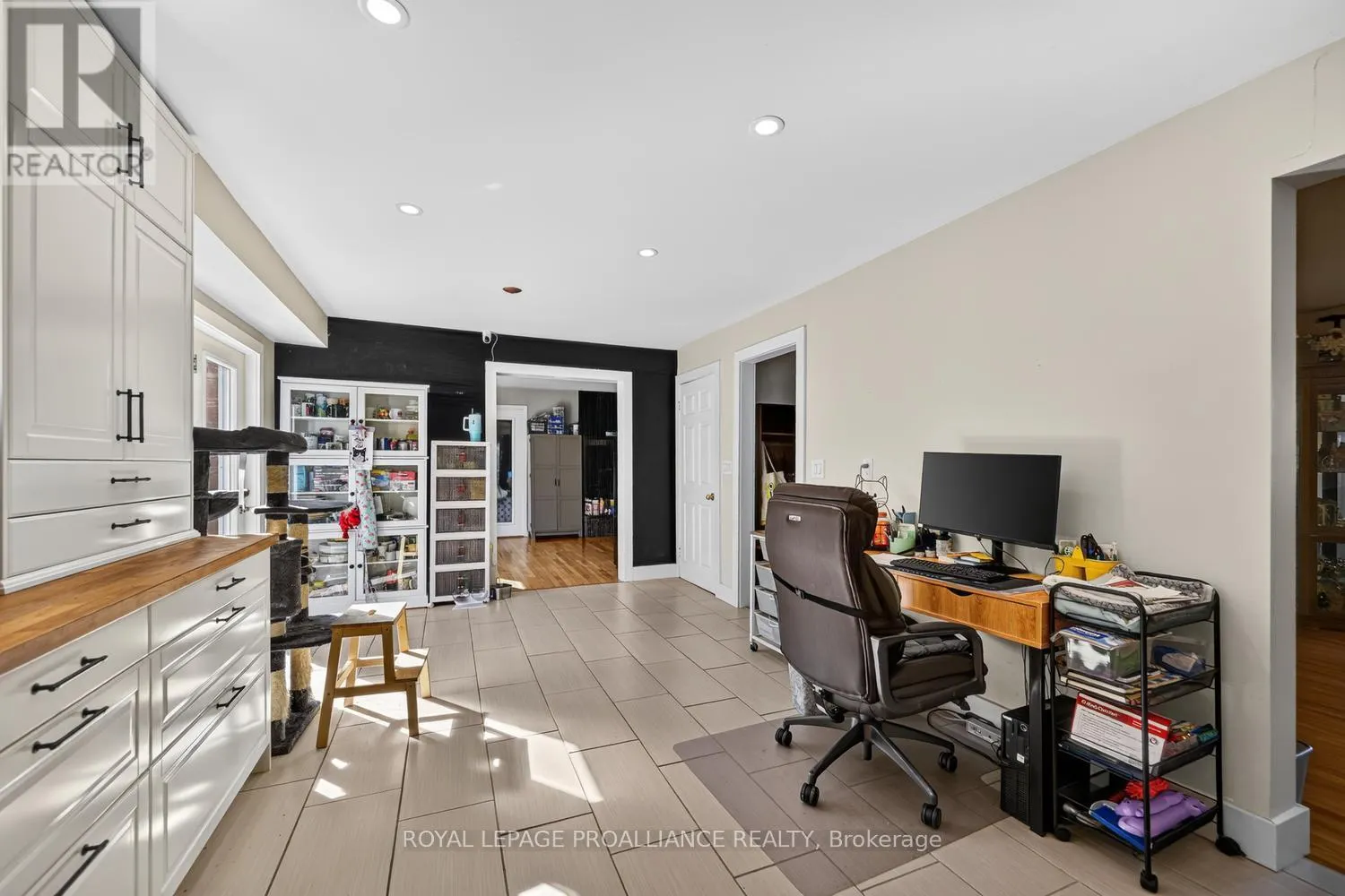 15 WILLOW DRIVE