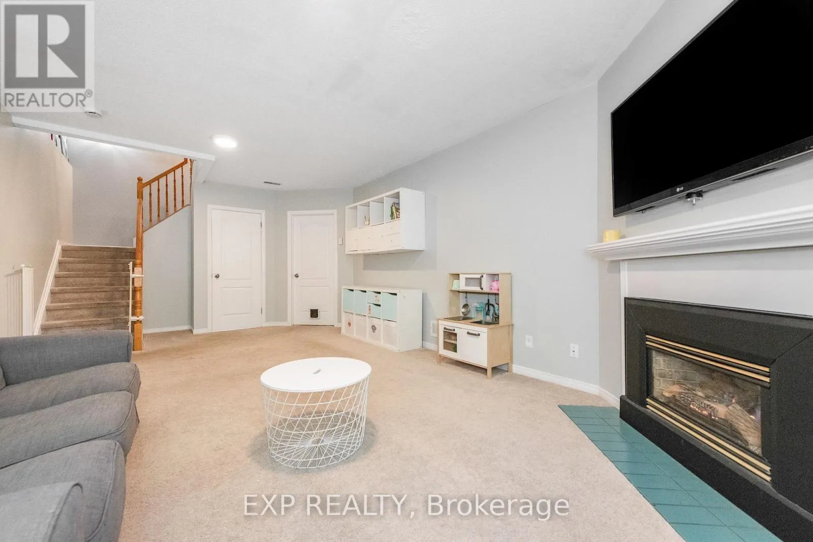 36 MEADOWBREEZE DRIVE