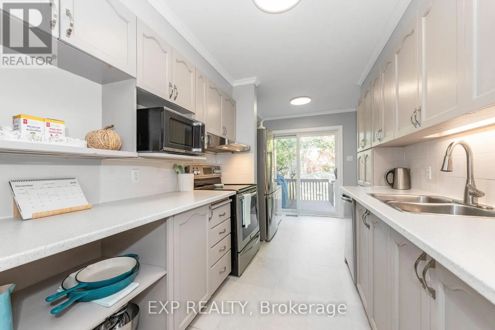 36 MEADOWBREEZE DRIVE